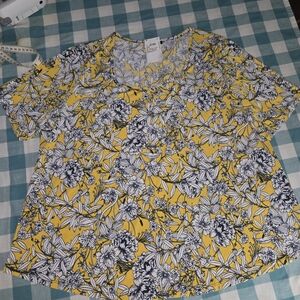 Spring Yellow, White and Black Floral Knit Top From Sami & Jo Size XL NWT